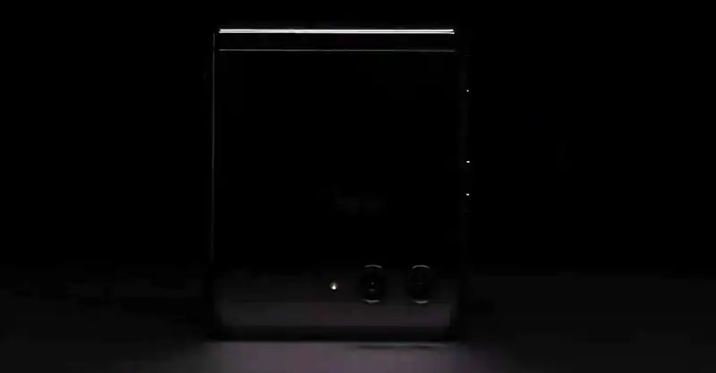 เผย!! คลิปวิดีโอทีเซอร์อย่างเป็นทางการของสมาร์ทโฟนหน้าจอพับได้ Motorola Razr 2023 มาพร้อมหน้าจอแสดงผลด้านนอกขนาดใหญ่